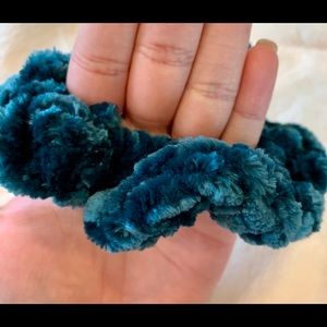 TEAL VELVET SCRUNCHIE